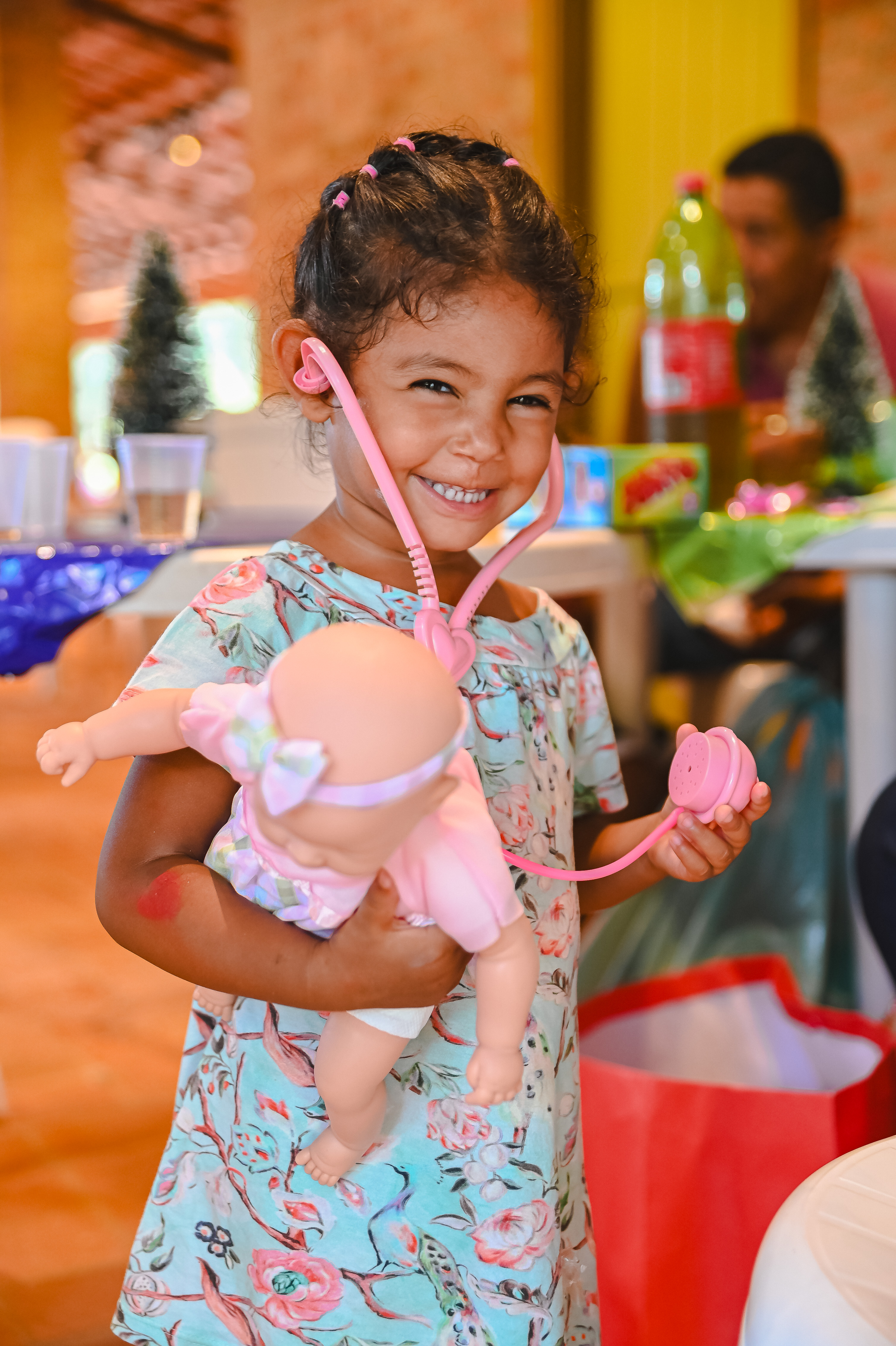 Momentos especiais da família beneficiada no Natal